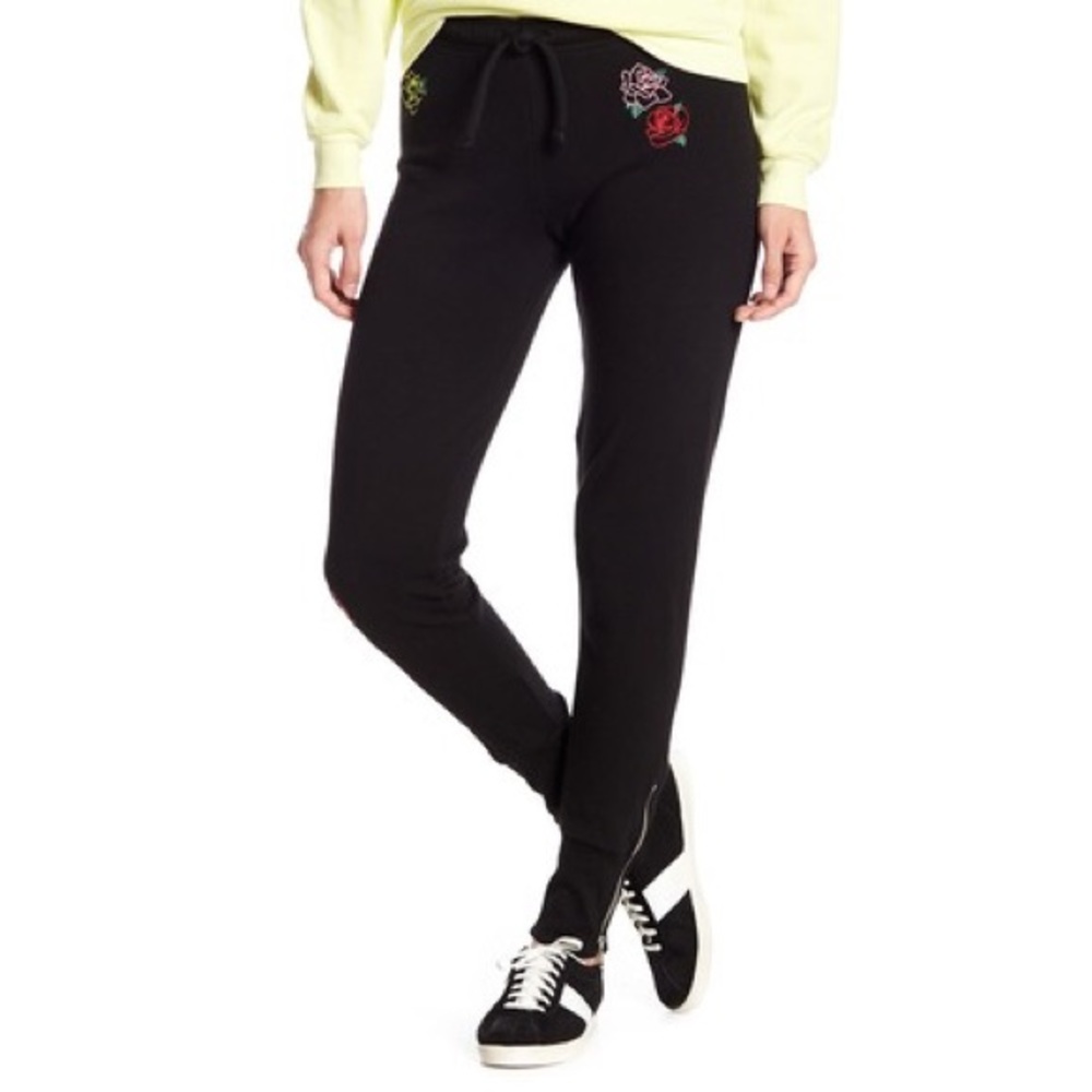 NWT WILDFOX ROSES FAME JOGGER PANTS